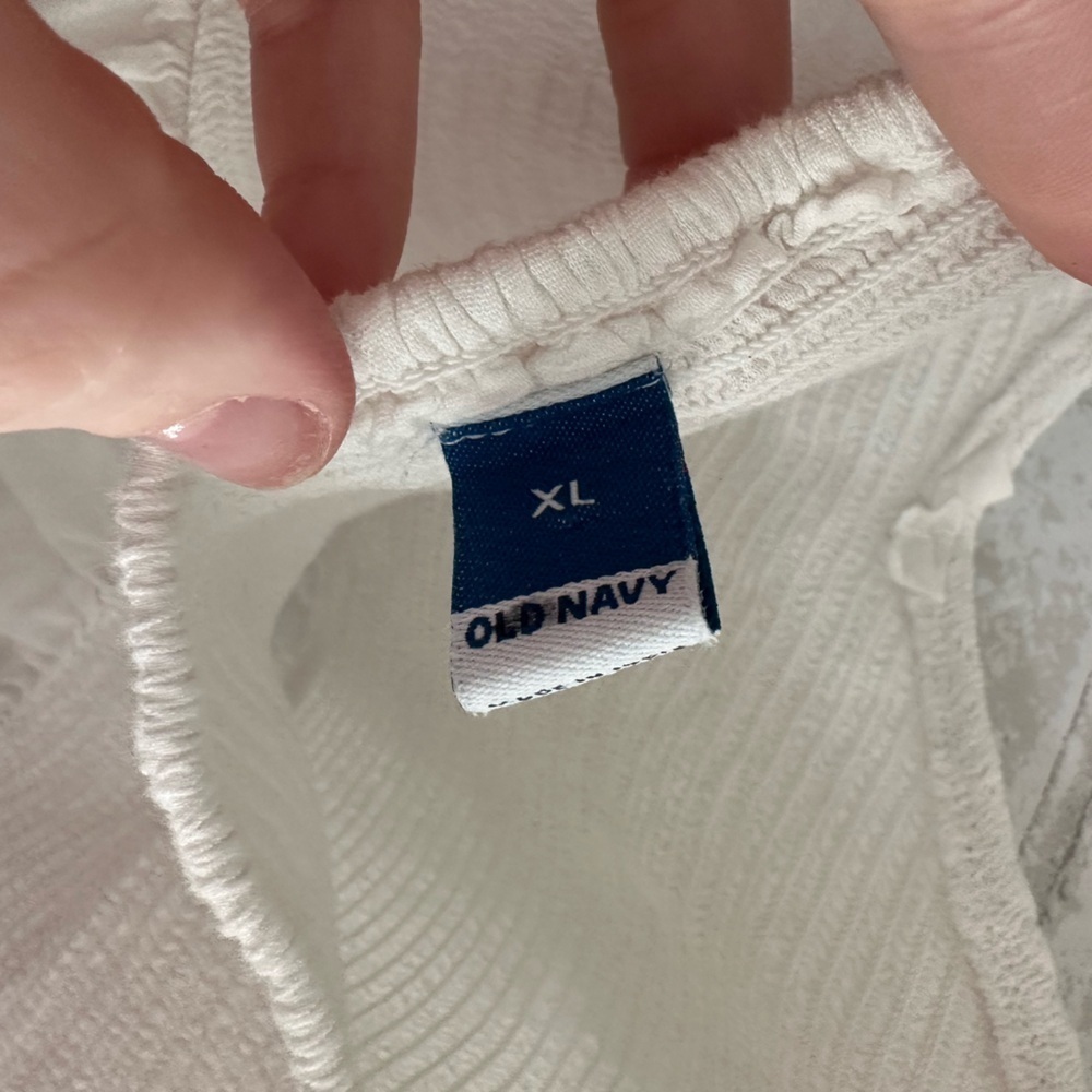 Old Navy Fitted White Flutter Sleeve Smocked Crop Tank Top Sz XL #1893 - Picture 4 of 7
